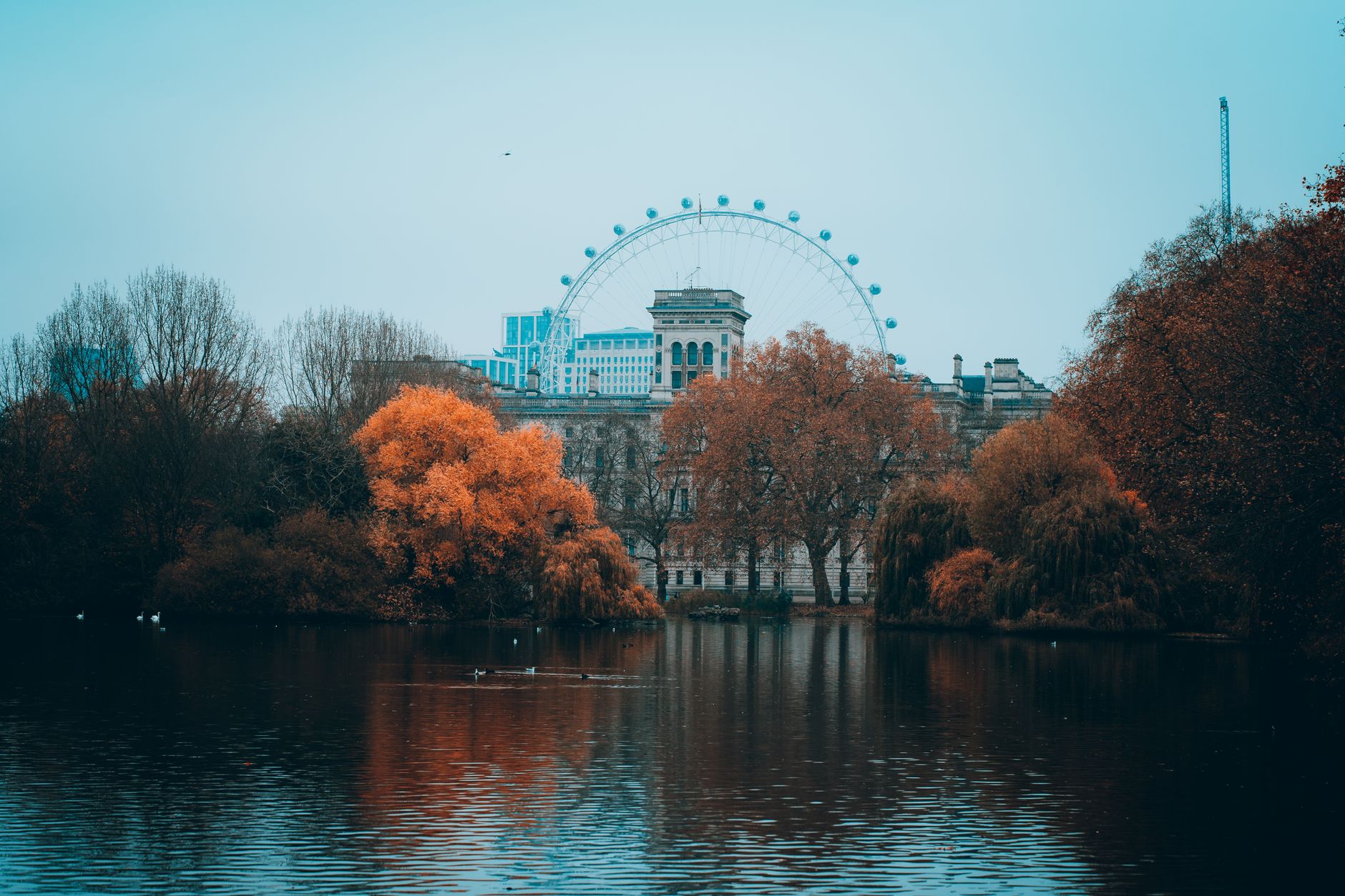 London in October: A Smart 3-Day Itinerary for Museums, Markets, Parks, and Autumn Walks