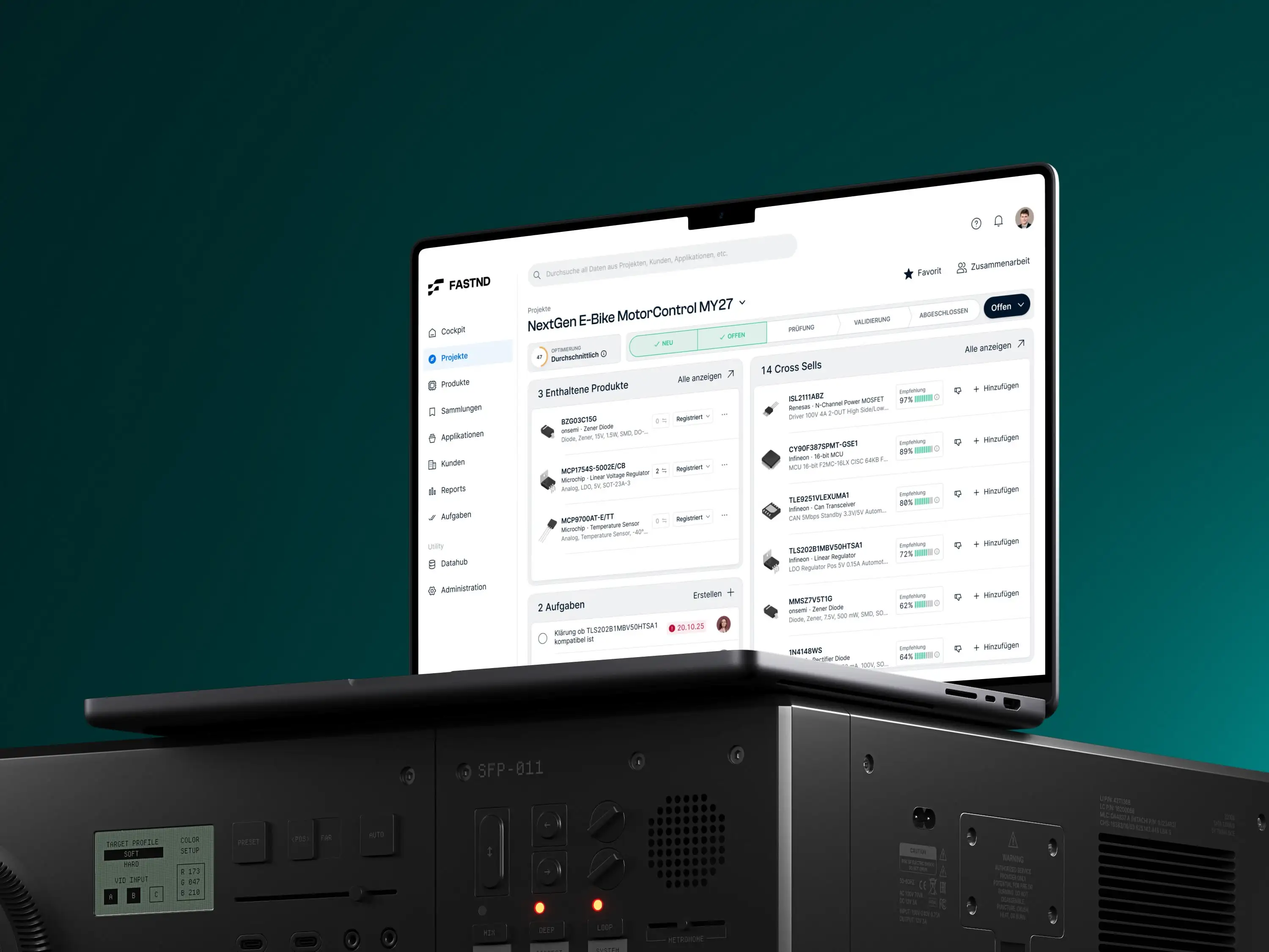 Laptop zeigt Smart E-Bike Motorsteuerung-Interface auf dunklem Hintergrund