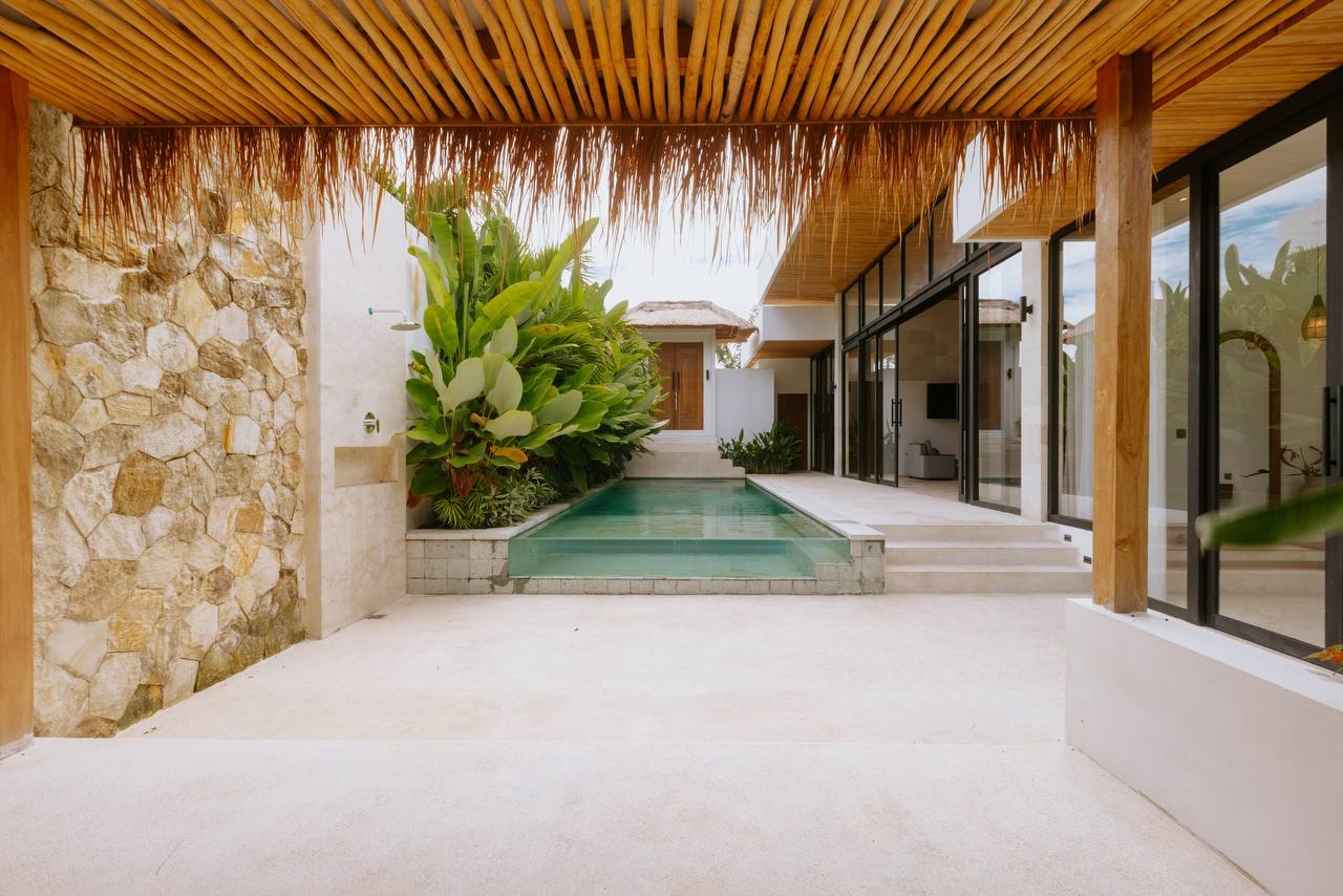 A new modern 2-bedroom villa with jungle views in Ungasan