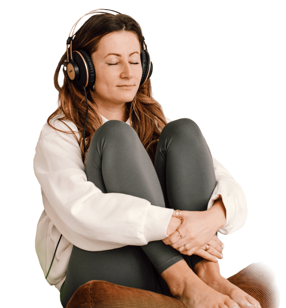 Franzi macht Online-Meditation mit Kopfhörern