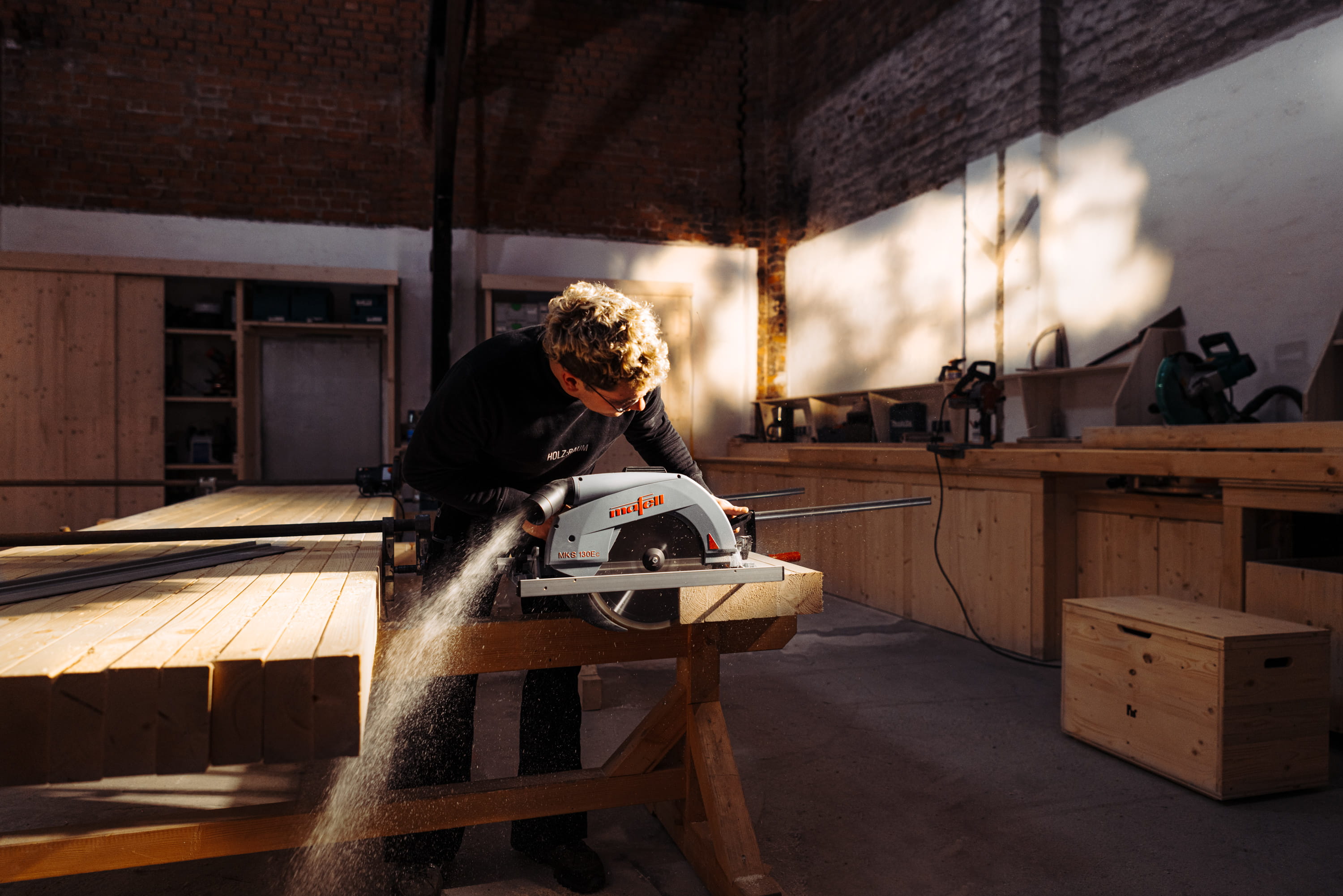 Arbeit in der Zimmerei