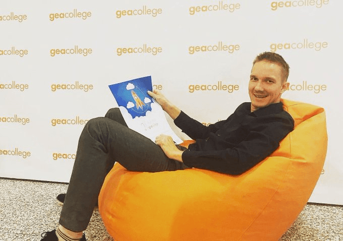 Alongside Inflectiv, David is also an assistant professor and a PhD candidate, where his research focuses on entrepreneurial behavior, artificial intelligence, data systems, and applied research.