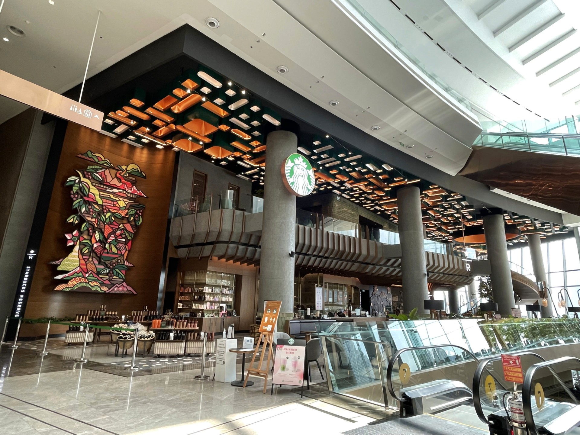 View of the store from arrival