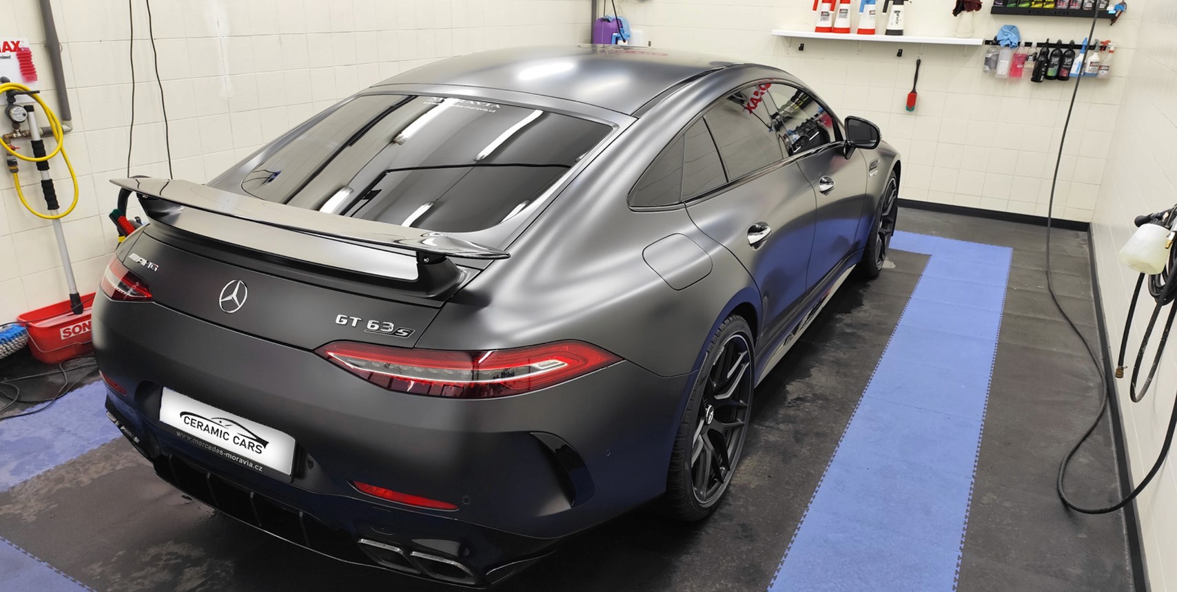 Detailing exteriéru a aplikace keramické ochrany na matný lak vozu Mercedes-AMG GT 63 S v Ceramic Cars Říčany.