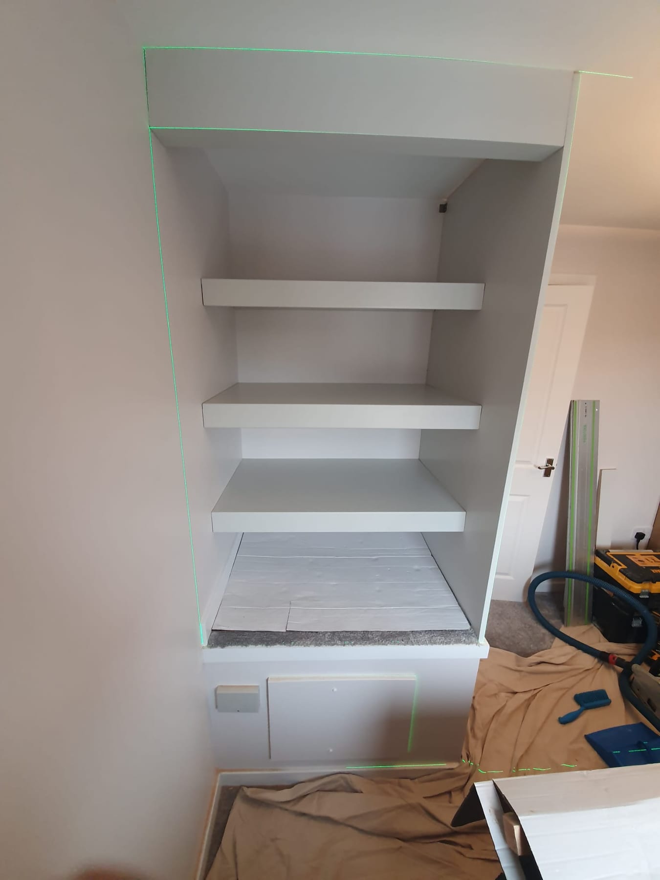 Floating alcove shelves
