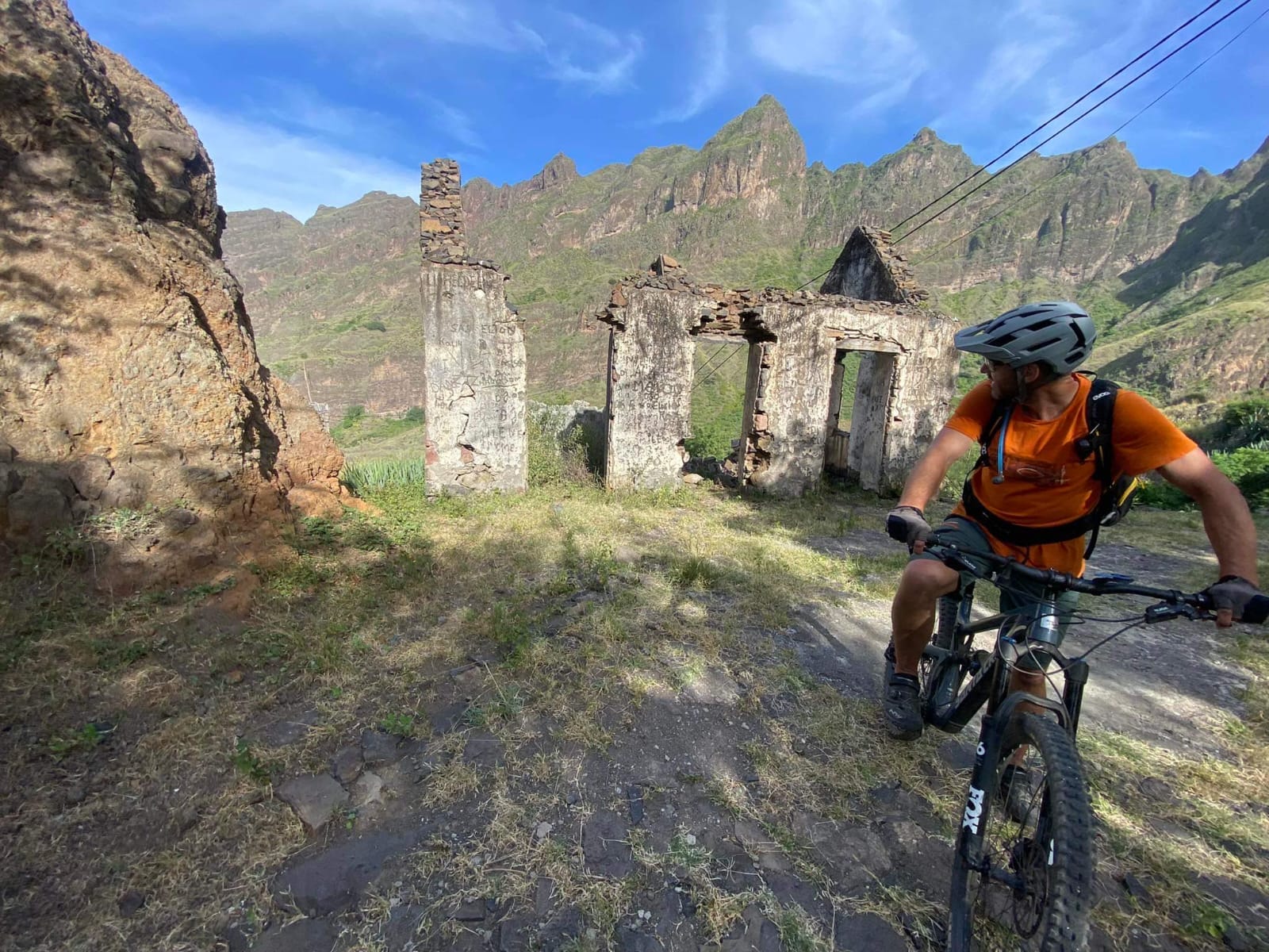 Mountainbike-Touren durch die Landschaft von Santo Antão- Terra Tours - terratours.travel