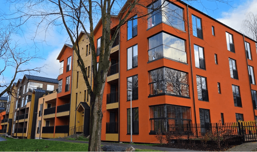 A building with many windows

AI-generated content may be incorrect.
