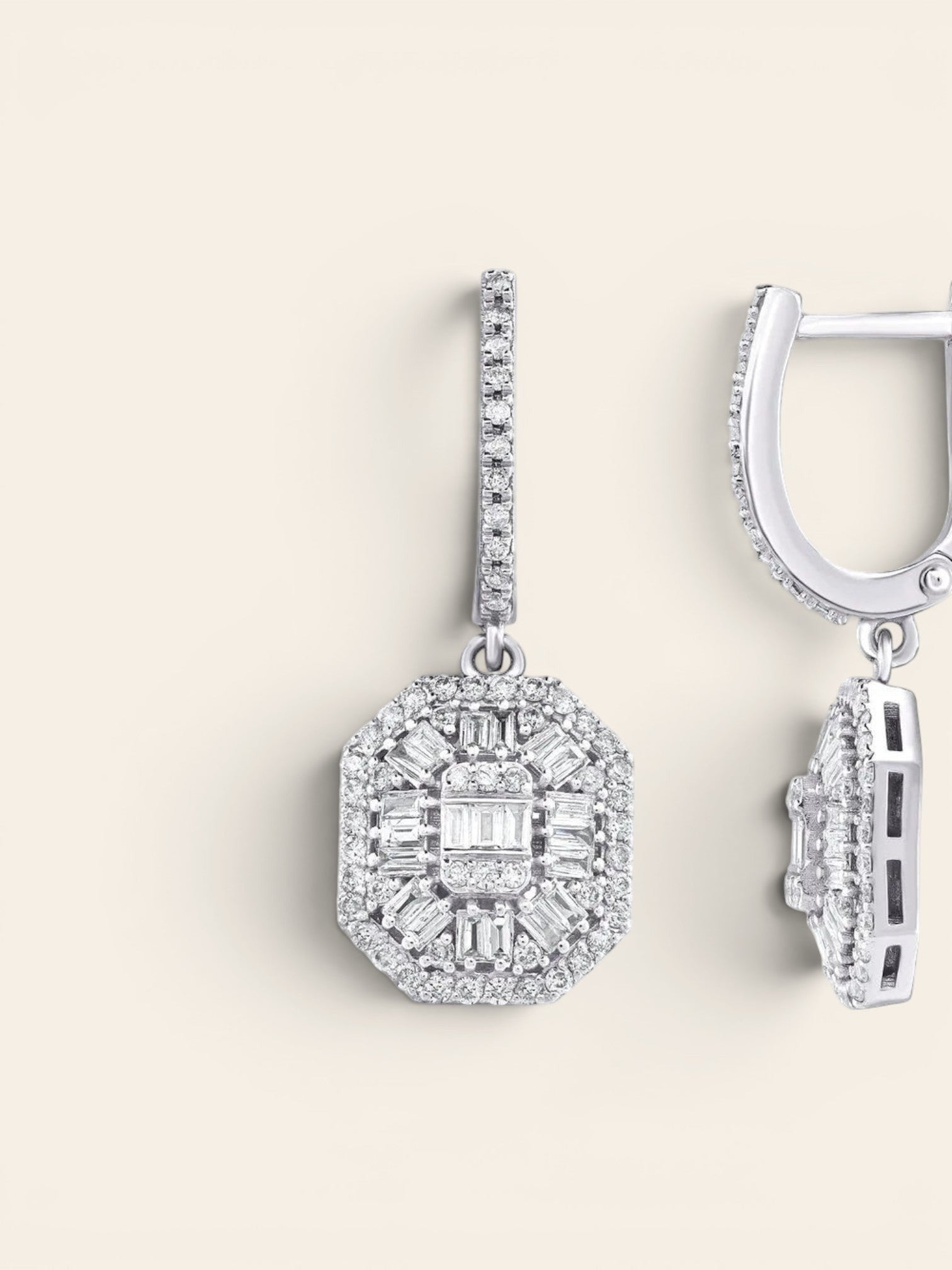 Assos 0.90 Karat Baget Pırlanta 14 Ayar Beyaz Altın Küpe