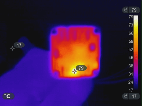 Thermal image of SwitchBlox Nano at 1A load, hottest point reaching 79°C