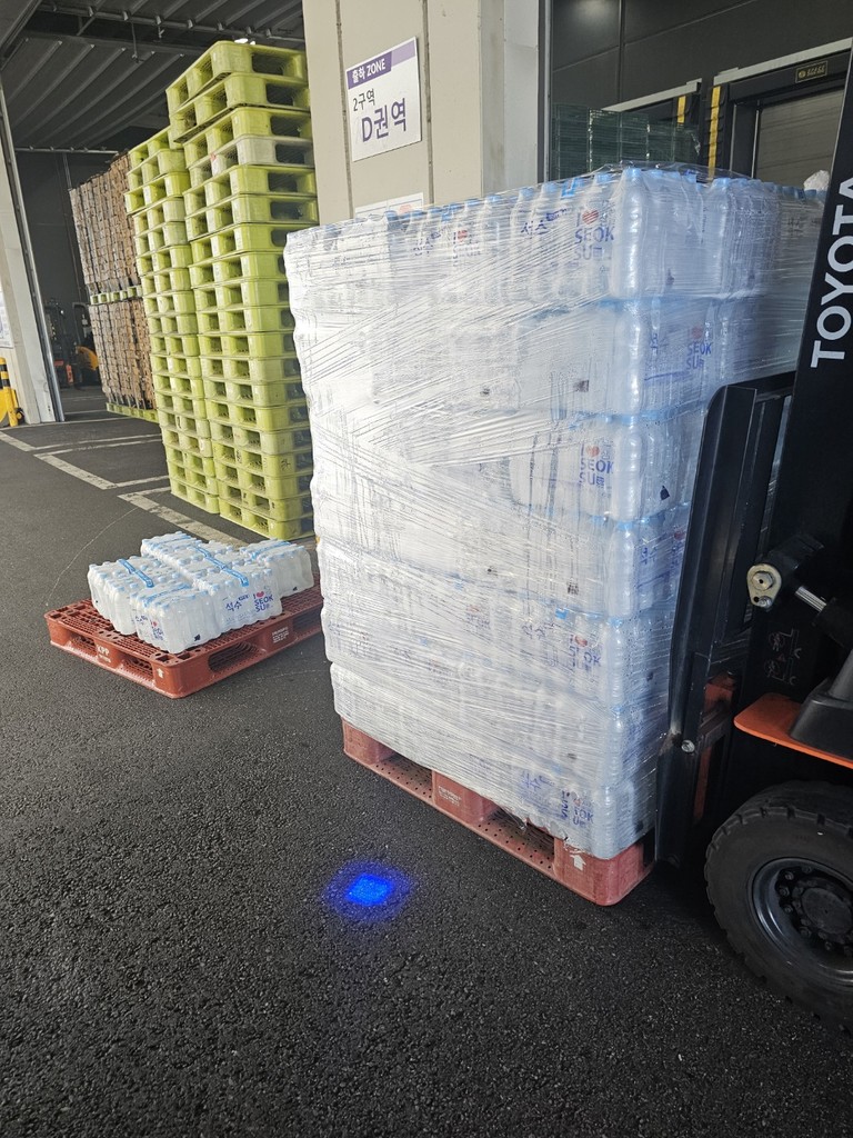 a calendar with the word jan on it