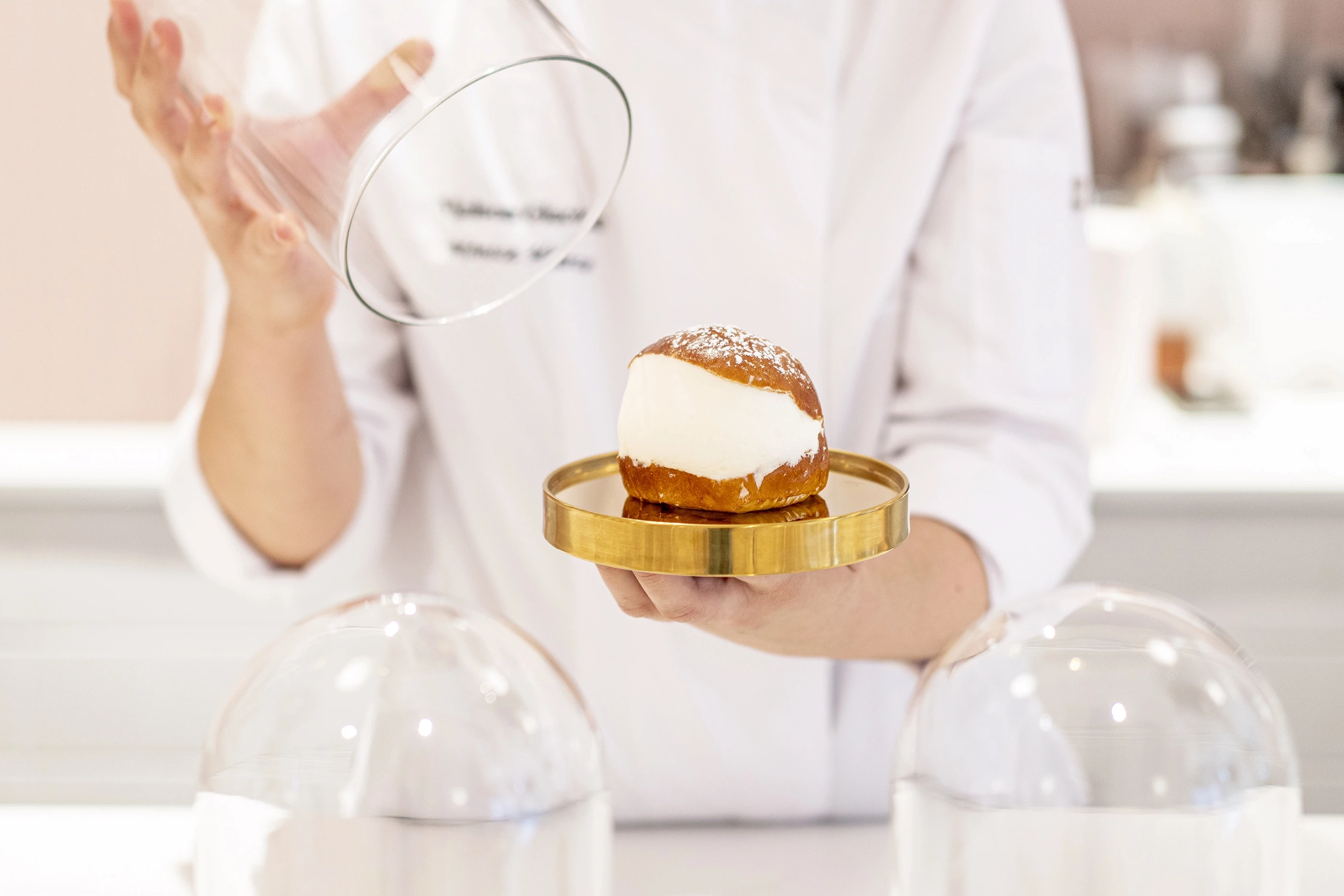 Maison Glacée ice cream brand photography and presentation image