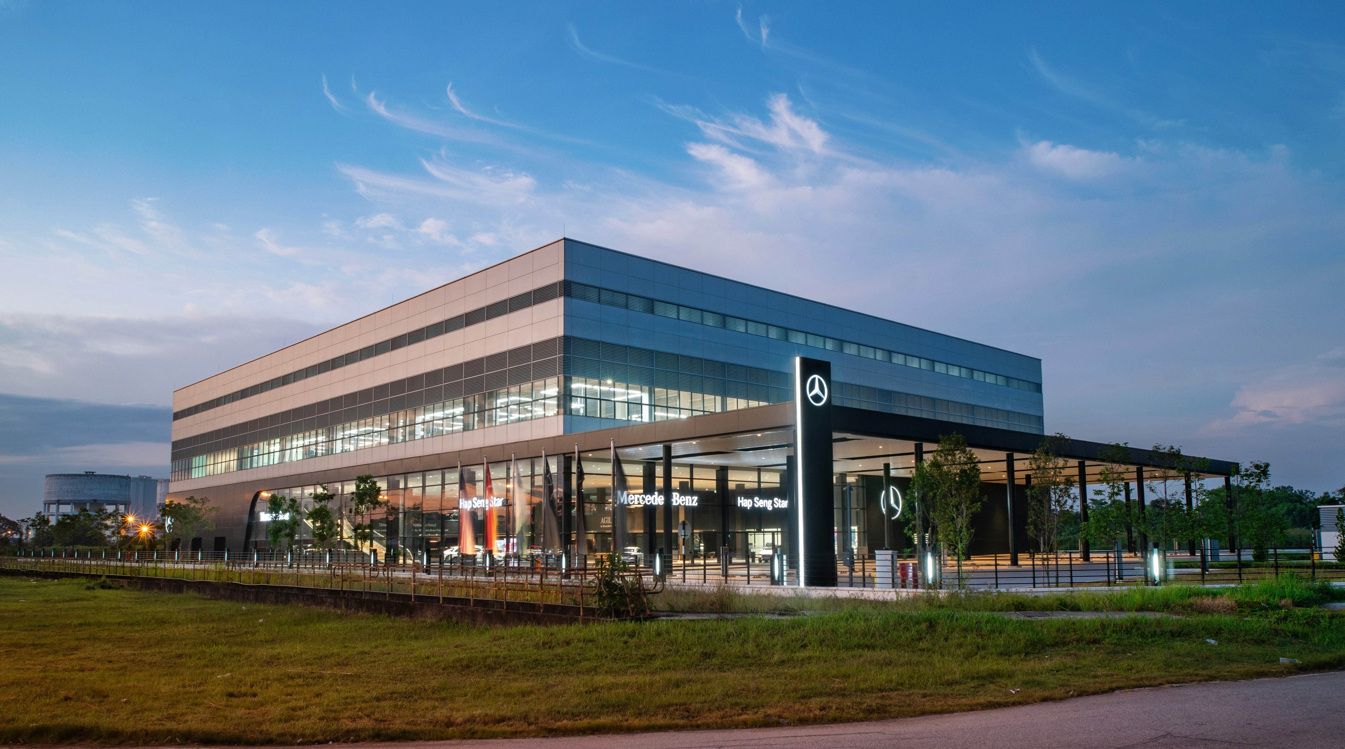 Exterior view of Mercedes-Benz 3S Bukit Tinggi project by Asima Architects