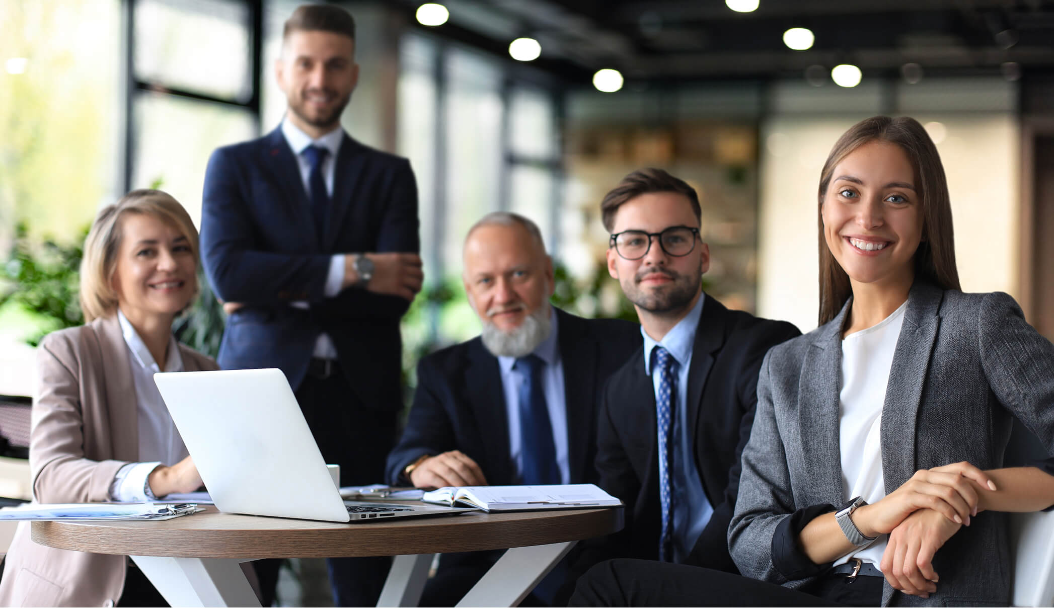 צוות עורכי דין בתחום הנדל"ן והגנה משפטית