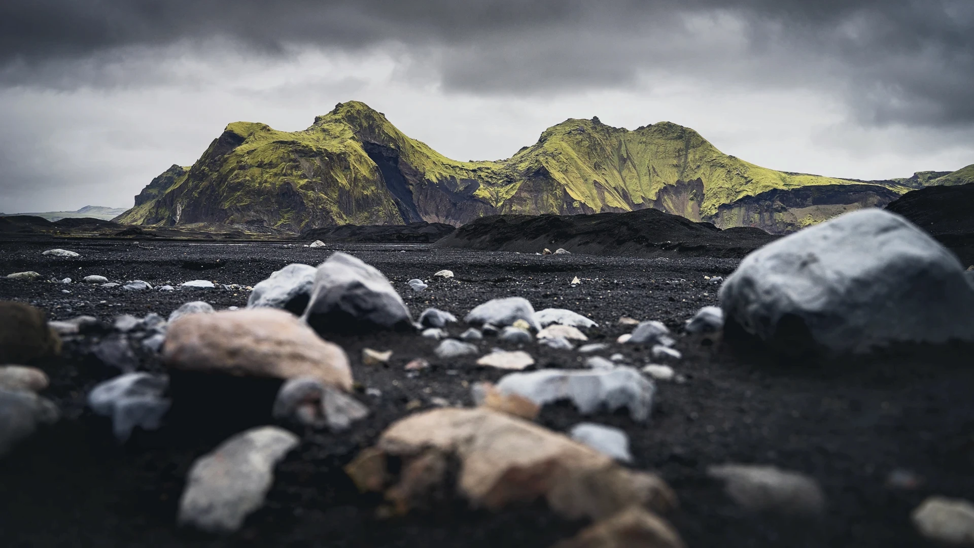 How to Navigate Iceland