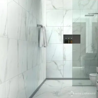 Porcelanato Calacatta Bianco 57,7×57,7 pulido colocado en un baño