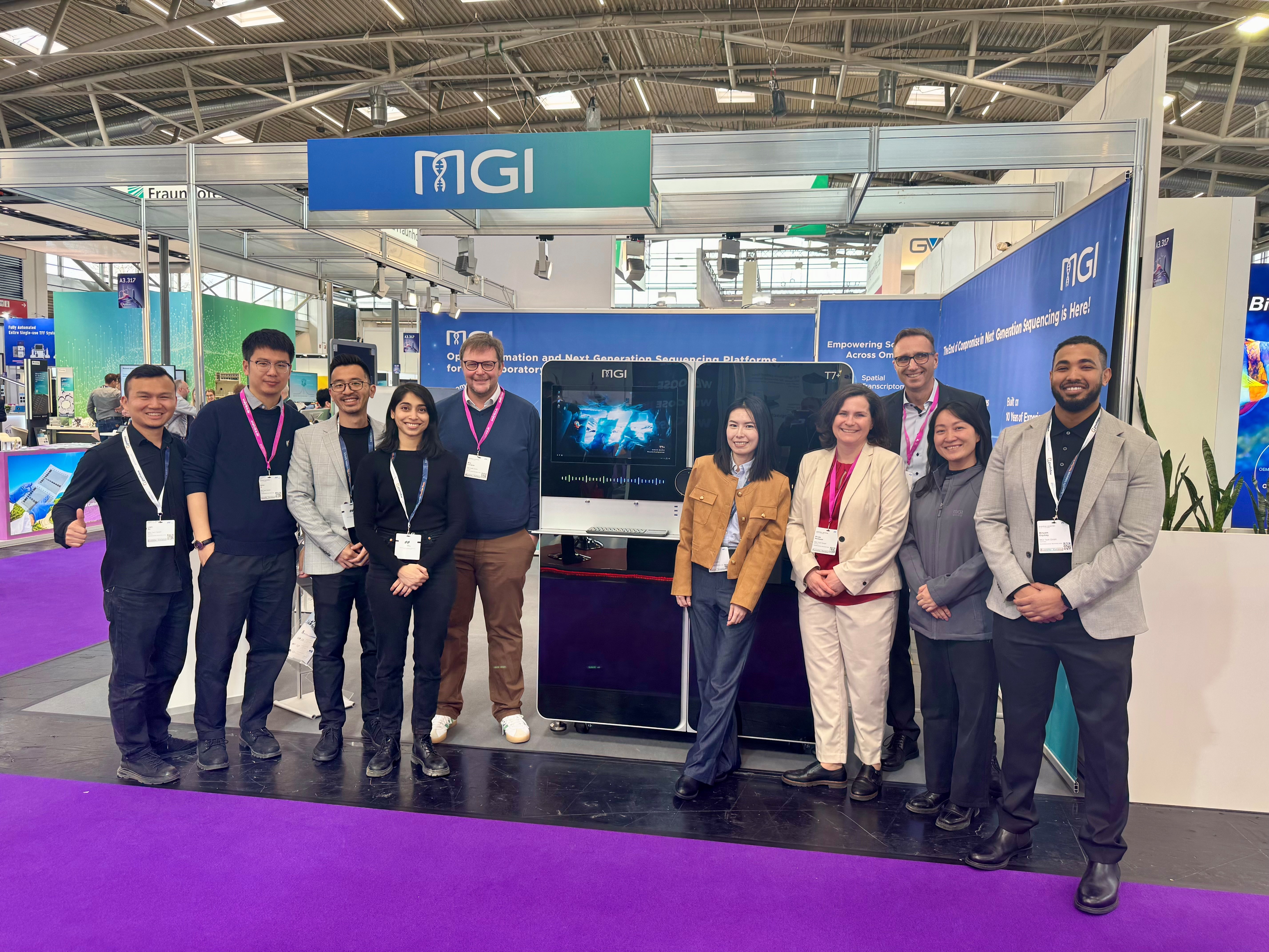 T7 plus at Analytica 2026