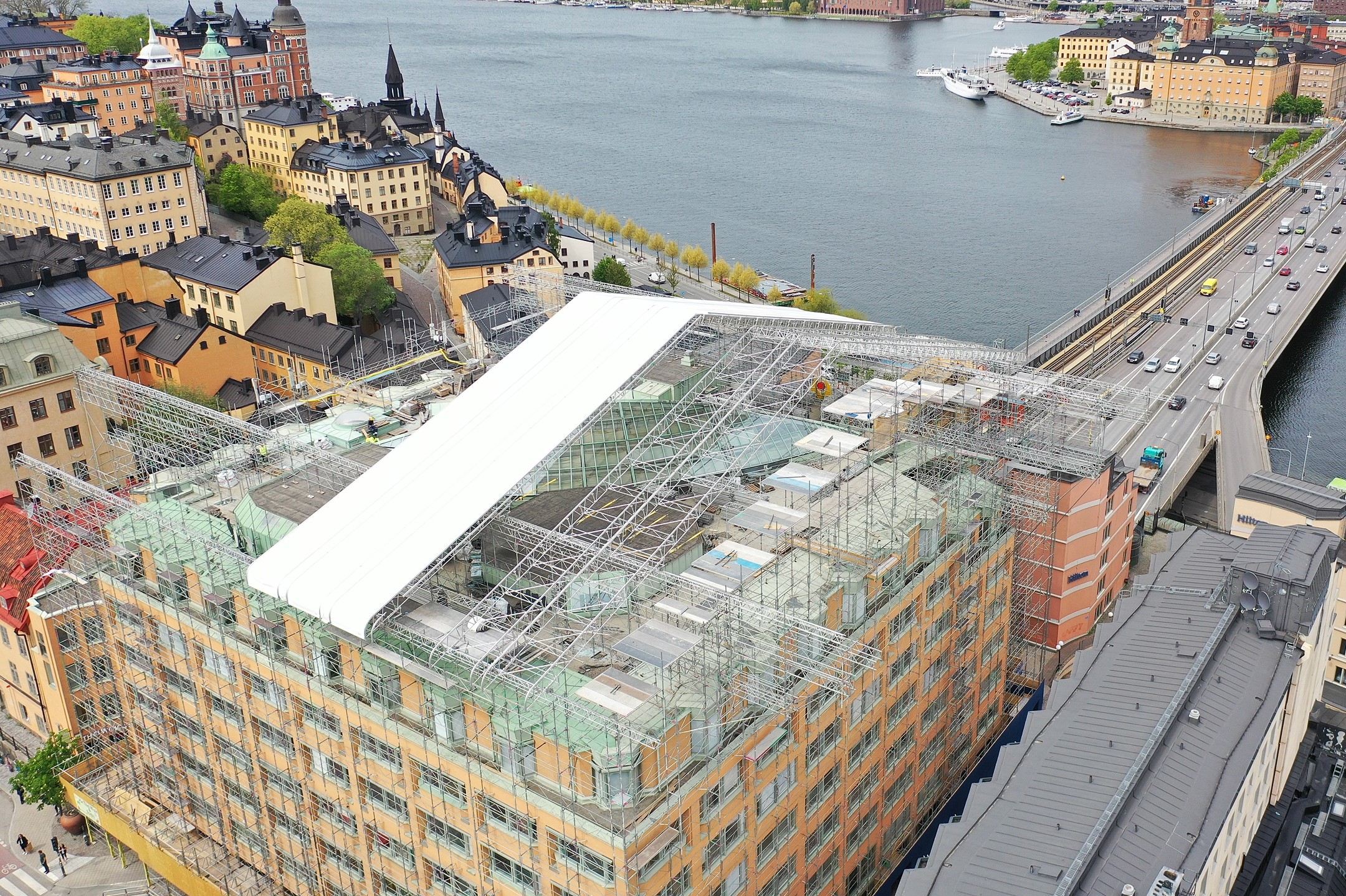 Byggnadsställning på Hornsgatan