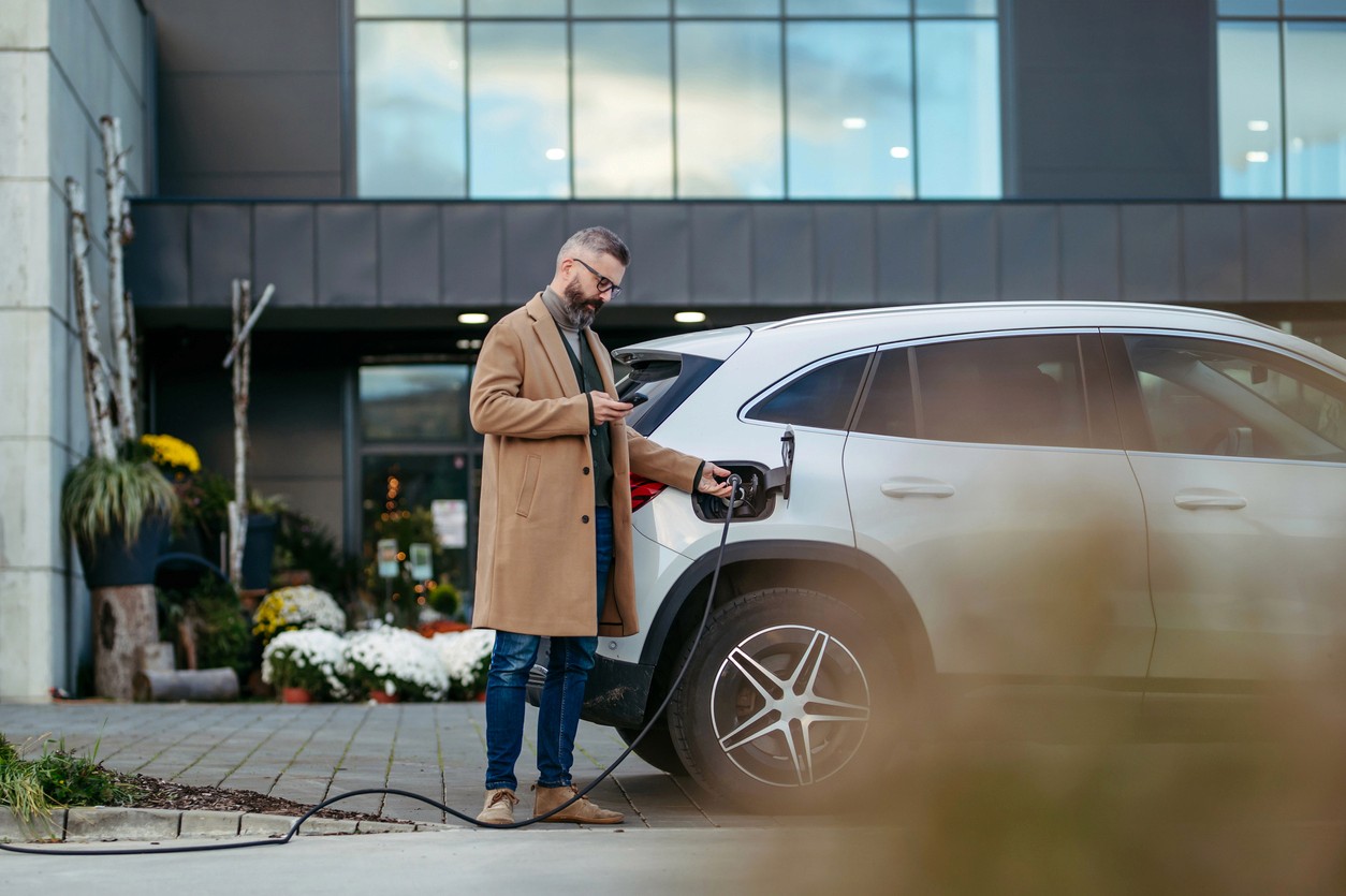 carga-coche-eléctrico-empresa