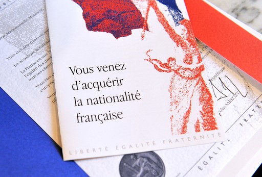 "vous venez d'acquérir la natioanlité française" card