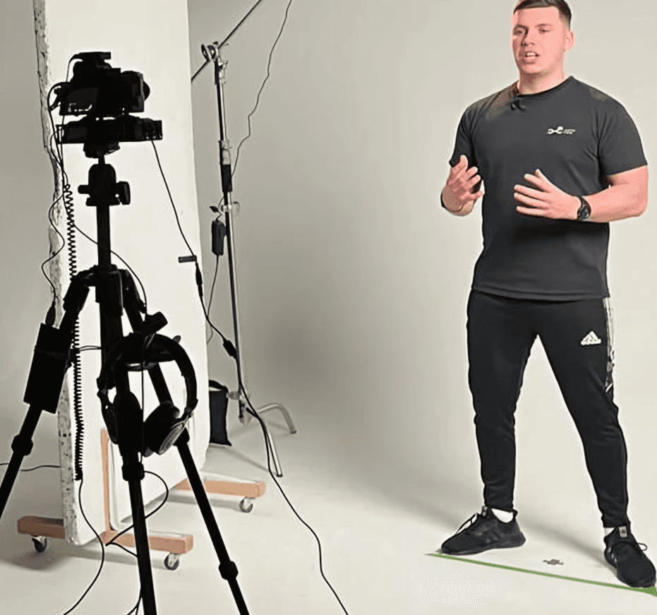 Dan Richardson of DRN Nutrition delivering corporate nutrition education and performance nutrition insights to camera on workplace wellbeing, energy, and recovery strategies