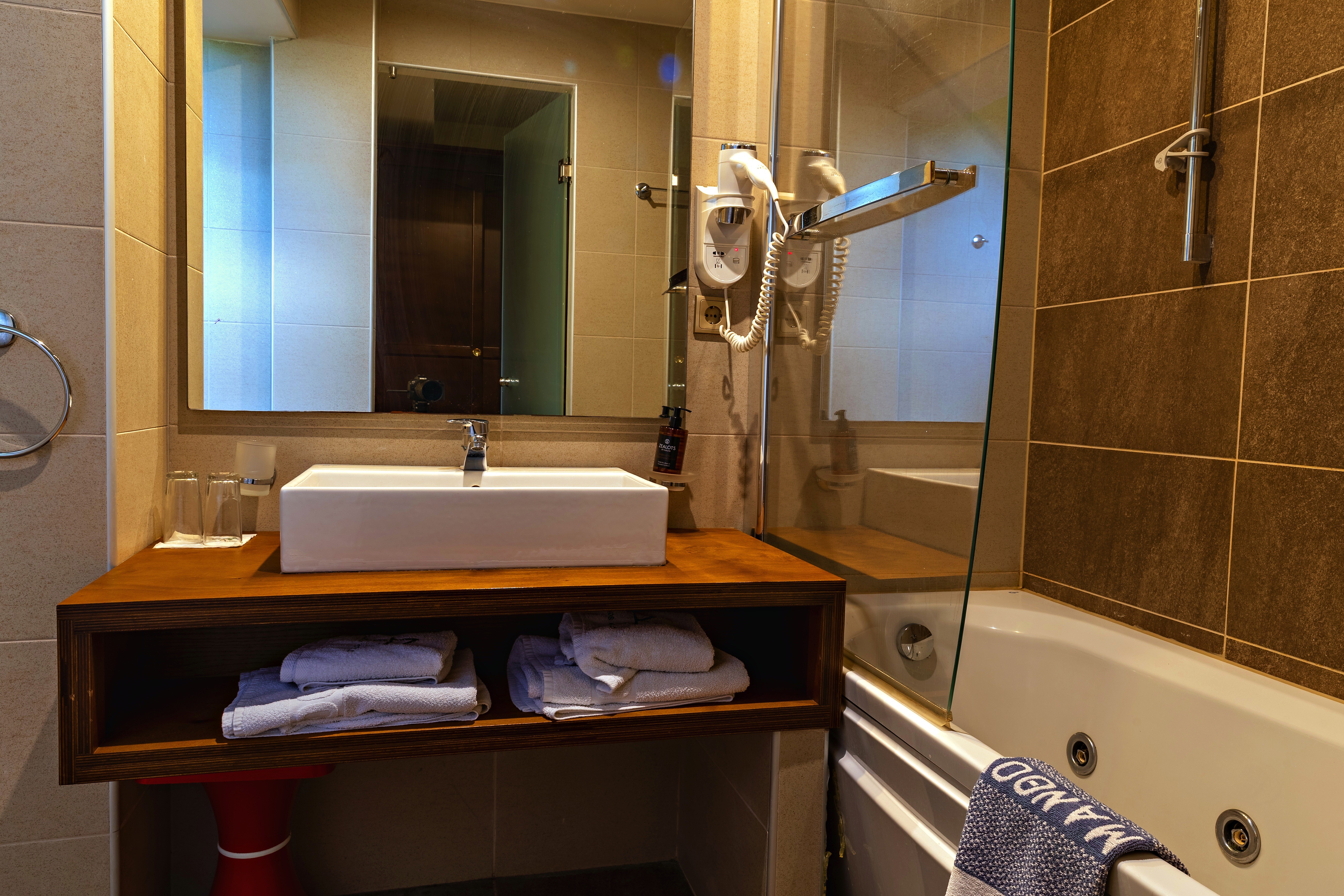 Room gallery image 5