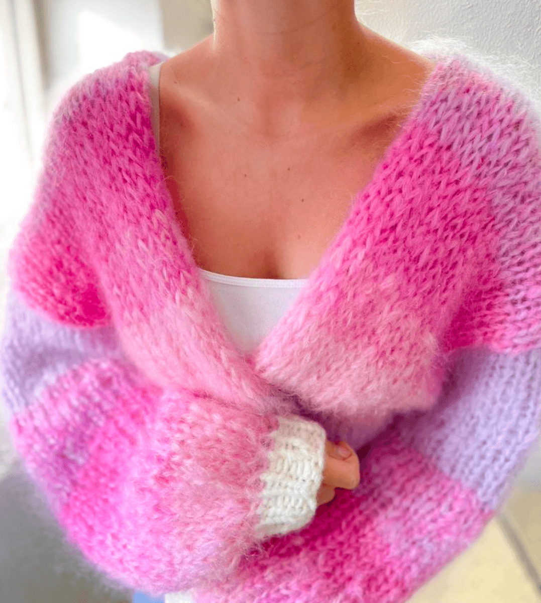Colorfluff Cardigan strikkeoppskrift av Klin Cocos