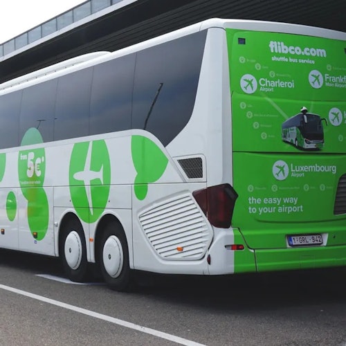 法兰克福哈恩机场：往返市中心的巴士接送票 - 拉岑豪森