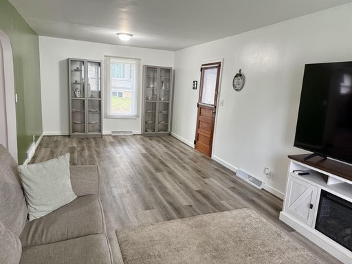 Photo 6 of 1560 Madison Street, Fennimore