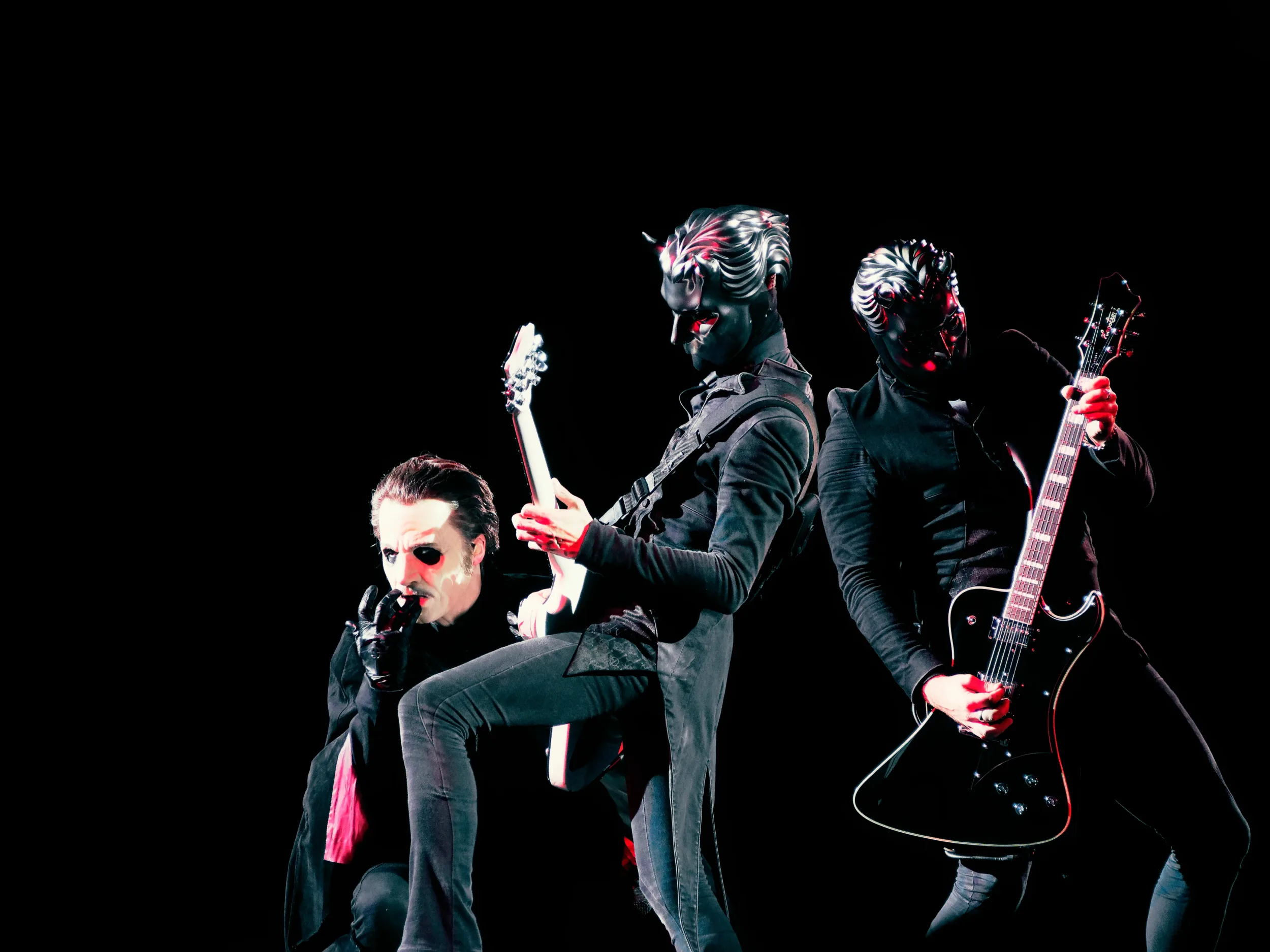 Photographie précise de l'ambiance particulière du concert de Ghost, groupe de métal suédois