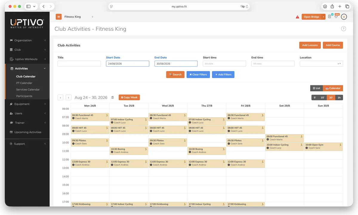 Uptivo club calendar: a week of classes with times, coaches and bookings