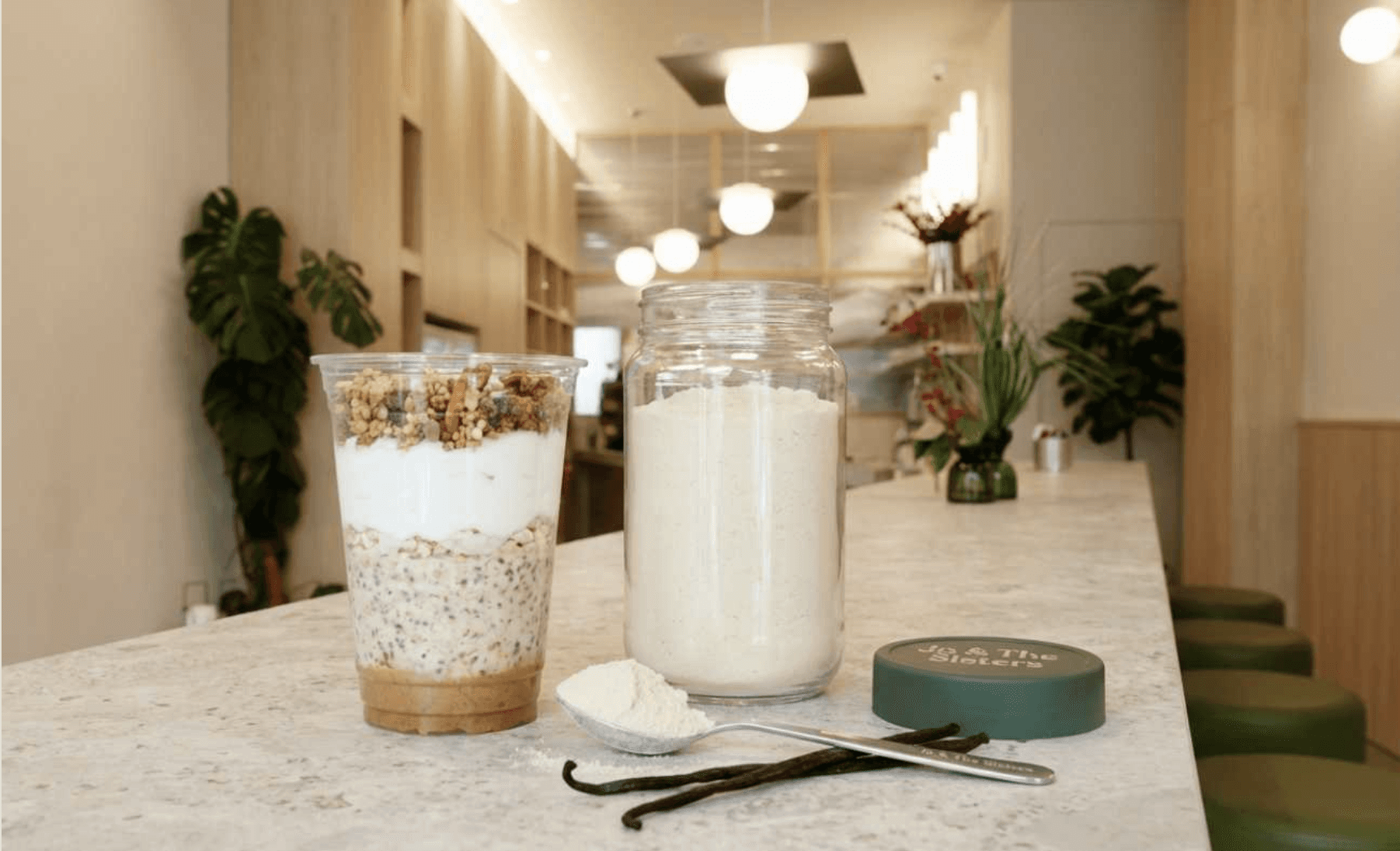 Protein breakfast bowl with oats, yogurt and granola at Jo & The Sisters café