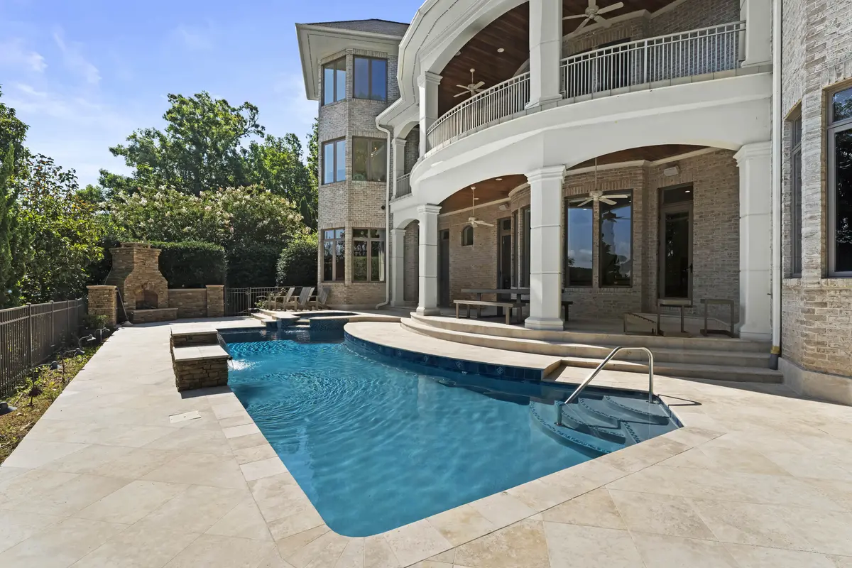 Paradise Cove, rear colonnade and pool, Cornelius