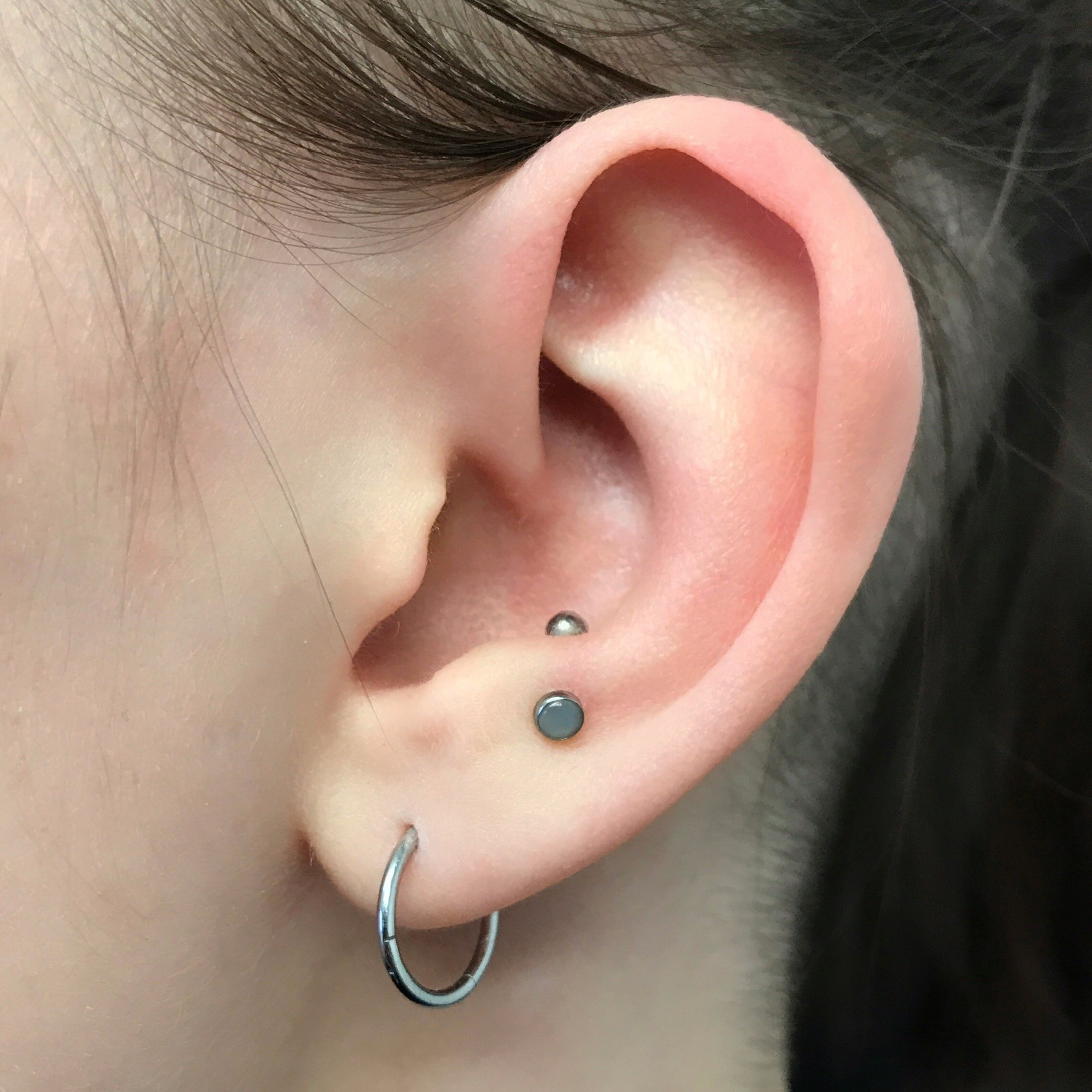 Anti tragus piercing