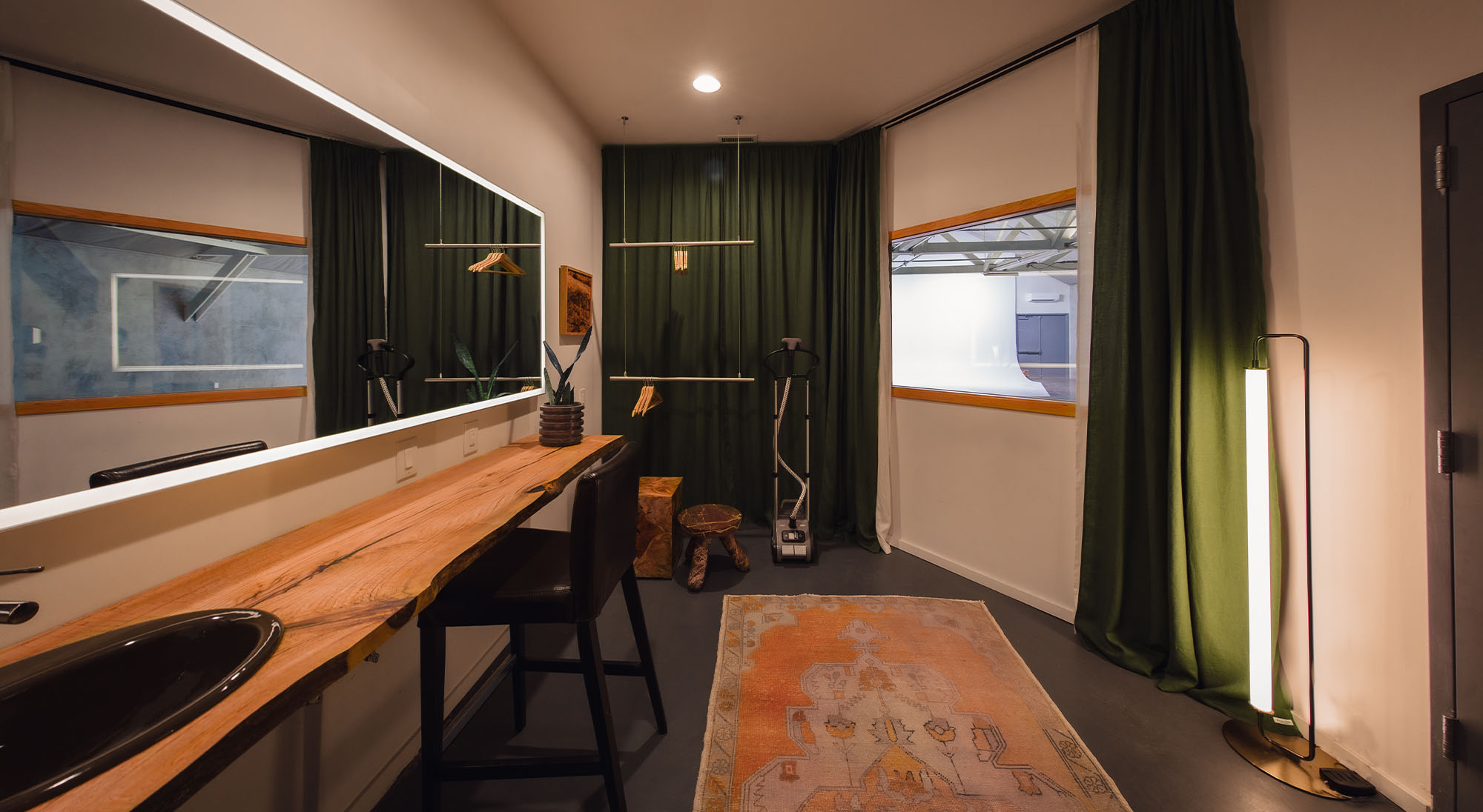 A wide photo of the greenroom at Particle Studio in Seattle WA.