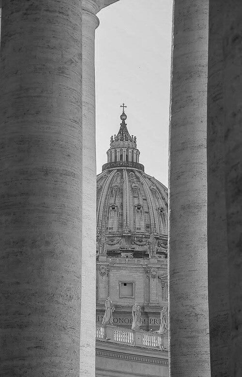 Premium flights to Rome - Ancient Roman cathedral and Trevi Fountain