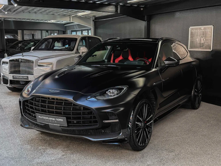 Aston Martin DBX 707