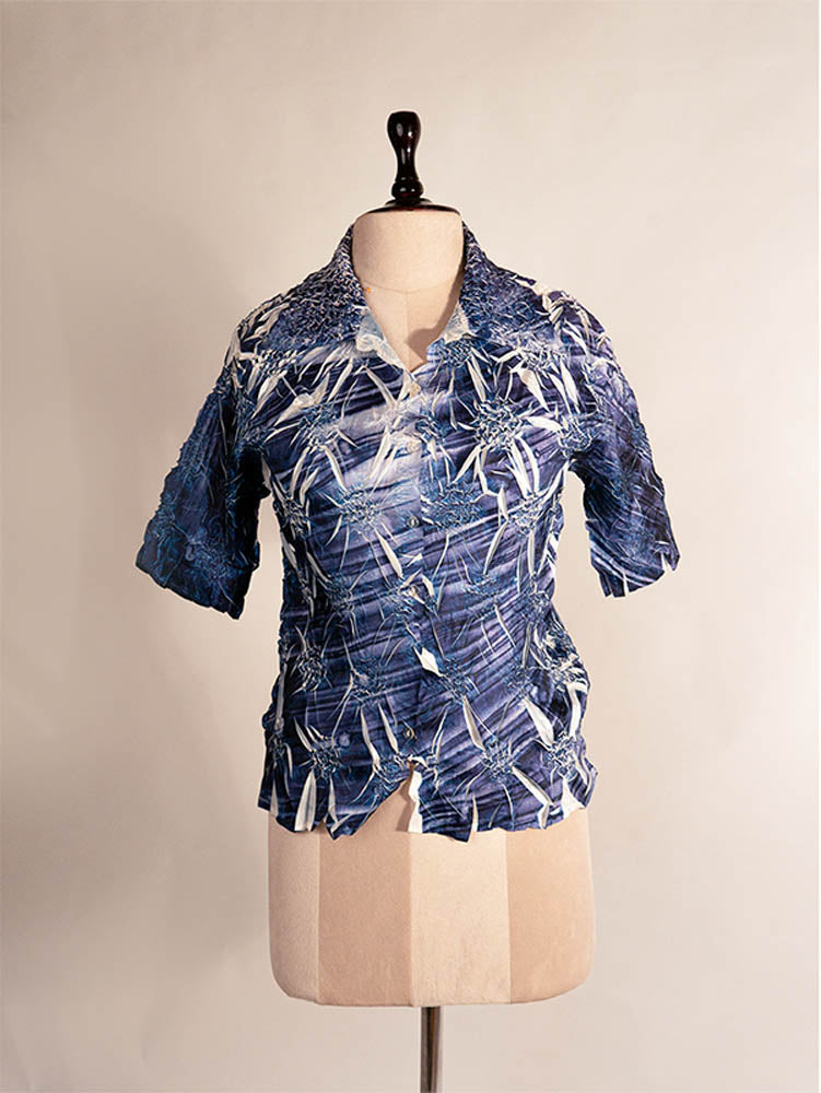 Vintage Y2K crinkled mesh short-sleeve blouse in abstract blue and 