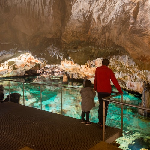 Cova de S’Aigua: 導賞票在美諾卡城的導覽