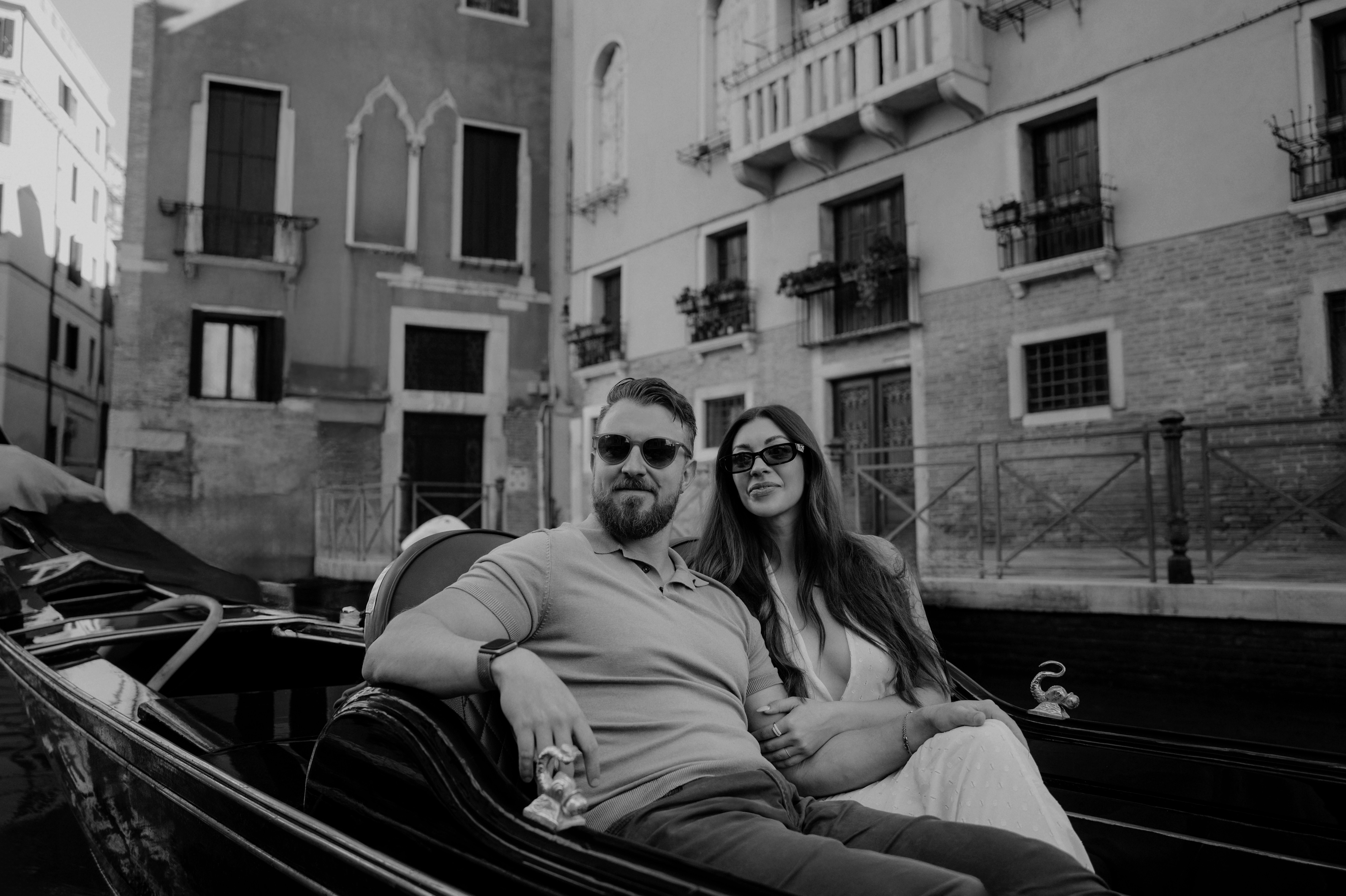 casal no carro