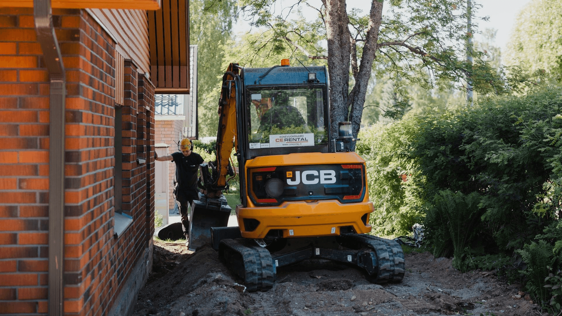 Salaojatyö työmaalla