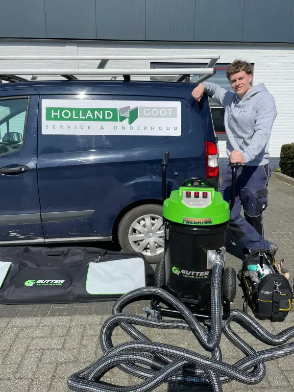 Holland Goot monteur bij bus