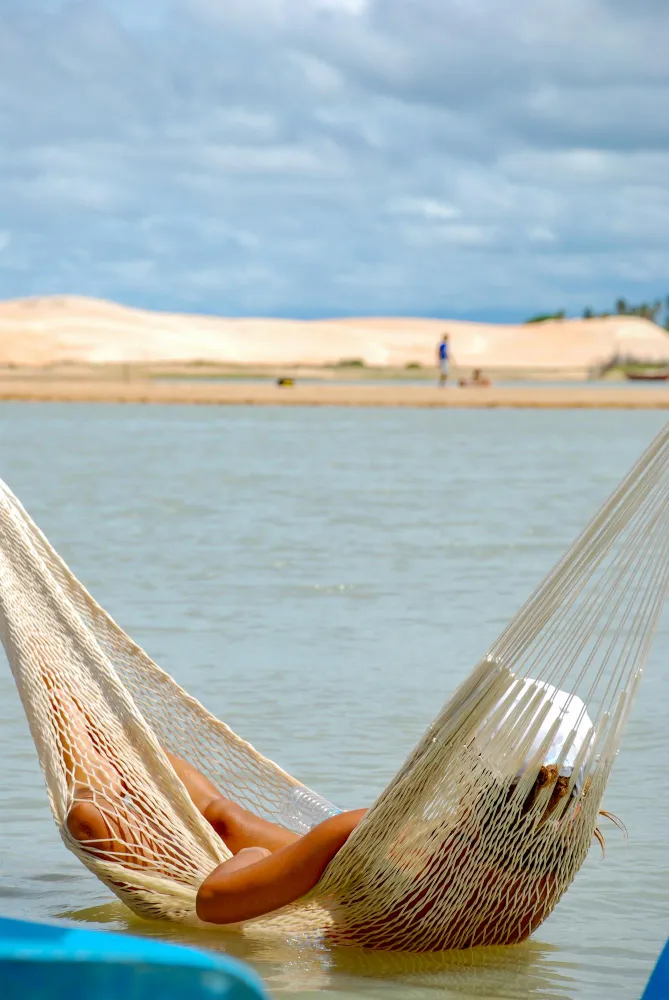 Rede à beira da lagoa em Jericoacoara no Ceará