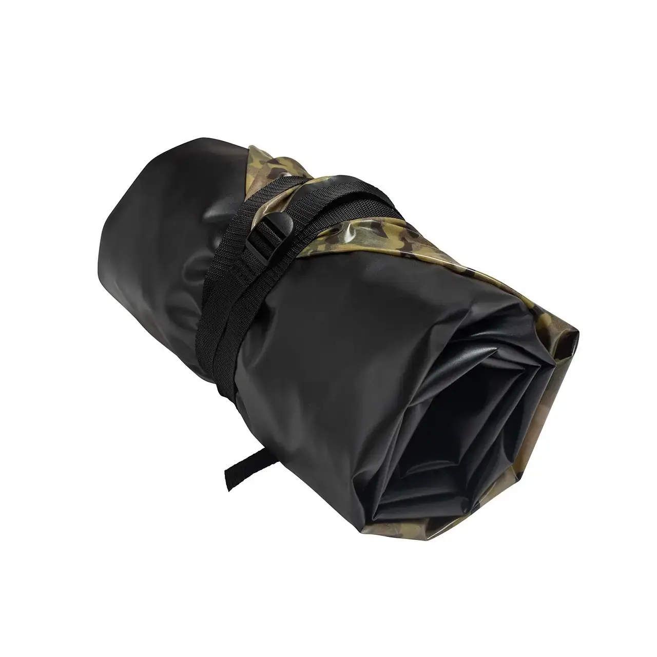 Zwinięty w rulon packraft zabezpieczony czarnym pasem kompresyjnym.