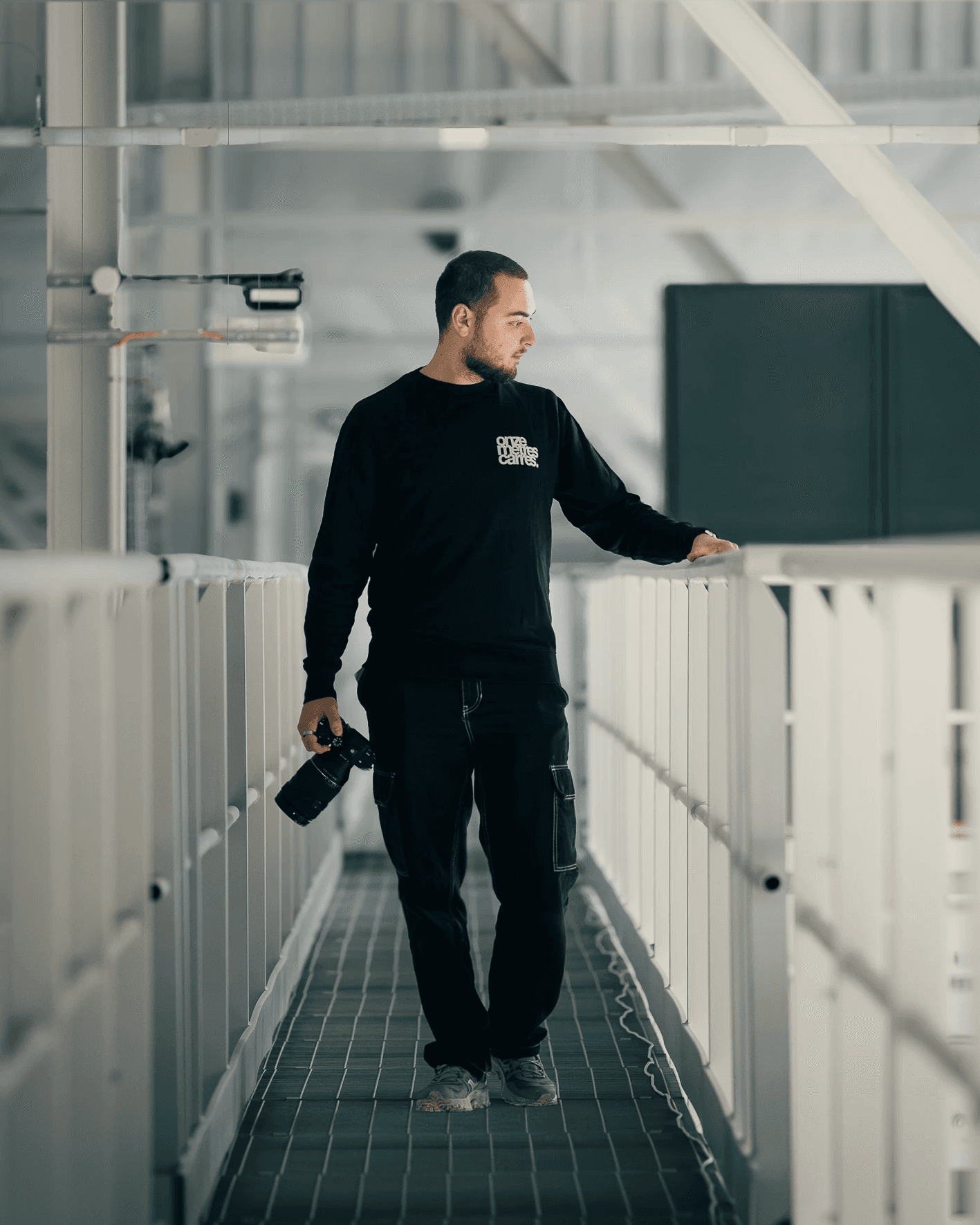 Antoine Masurier, gérant et directeur artistique de Flex Réalisation, en prestation photo