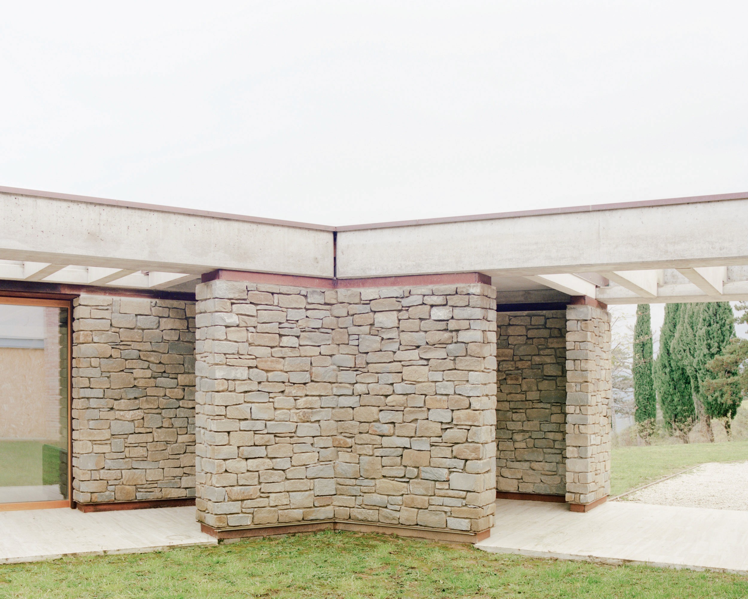 Small workshop with a metal table in the middle