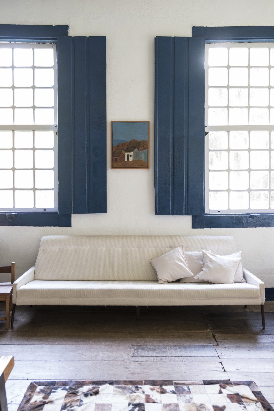 Sofa and windows details