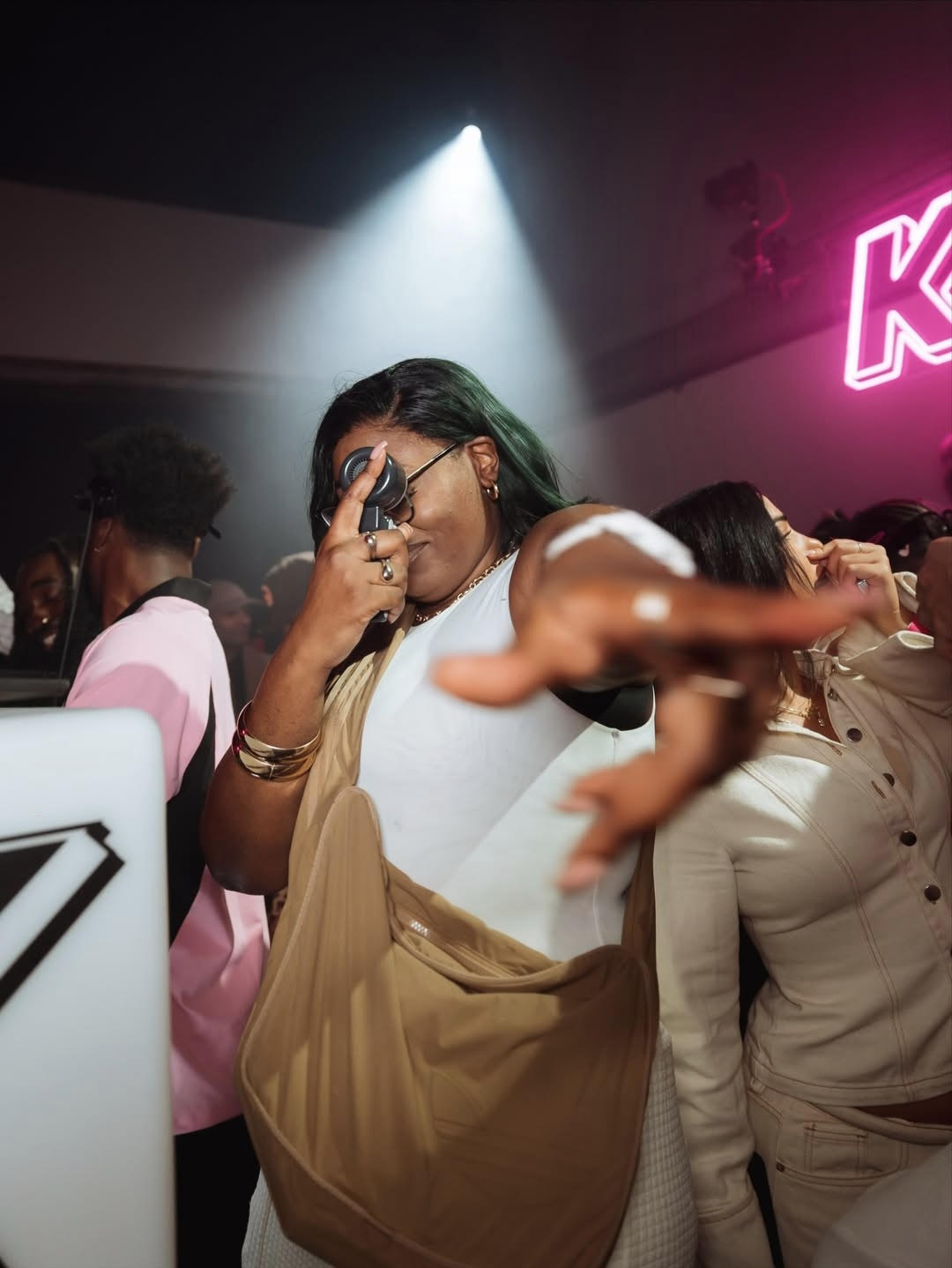 A Vibe Called B hosting the Lucid Radio episode 84 takeover, mixing Jungle, RnB, Hip Hop, and edits