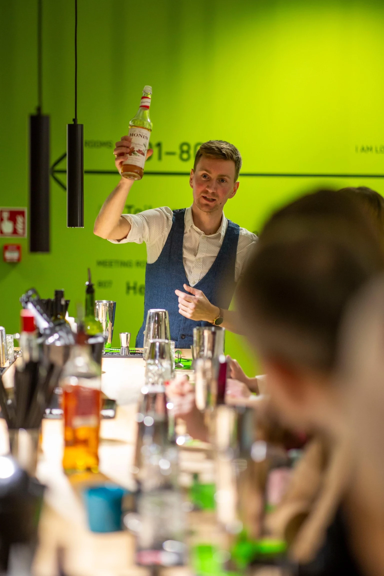 Pokaz barmański jako atrakcja na wieczór panieński i weselny.