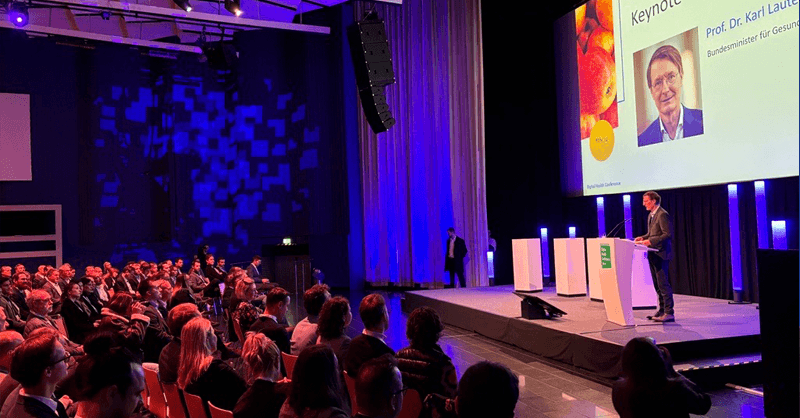 Keynotes Gesundheitsminister Prof. Dr. Karl Lauterbach Gesundheitsminister auf der KOSMOS Berlin am 28. November 2024.