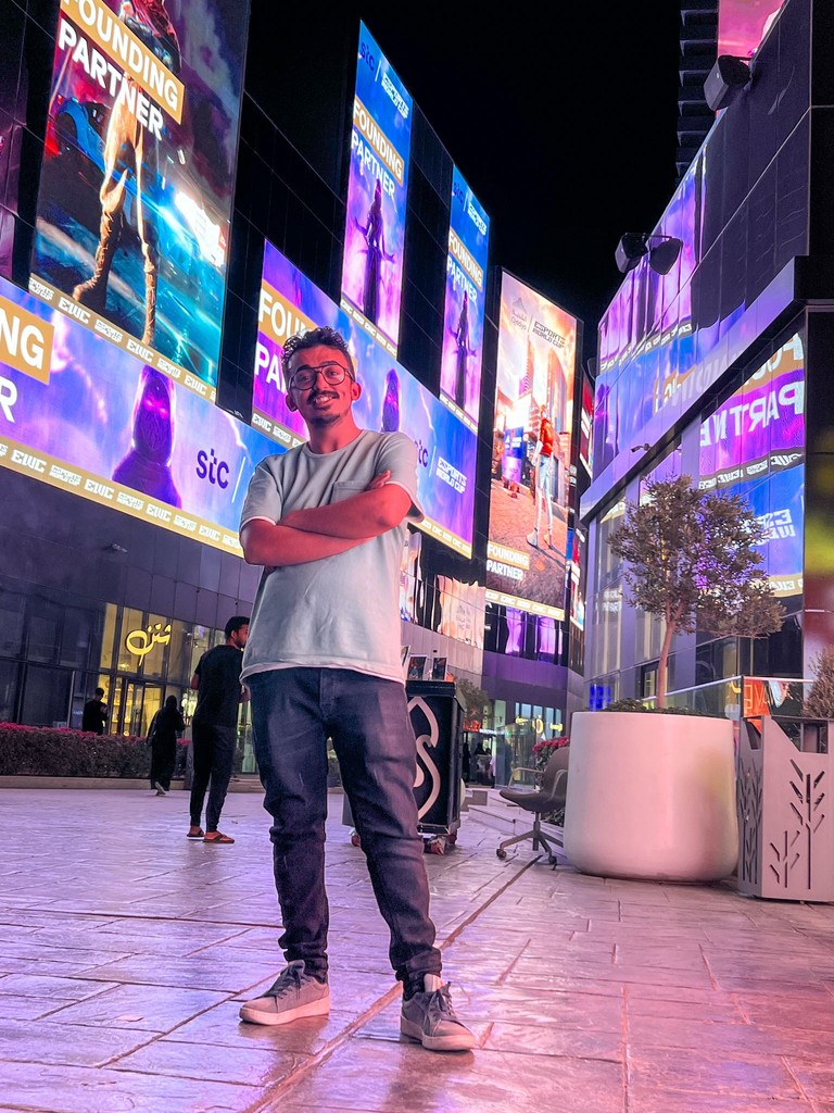 أسامة - مطور ومصمم مواقع